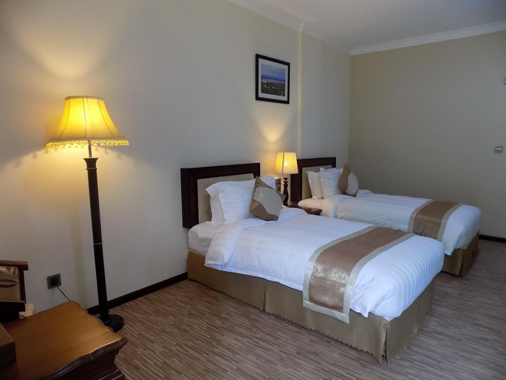 Victoria Palace Hotel Mandalay Extérieur photo